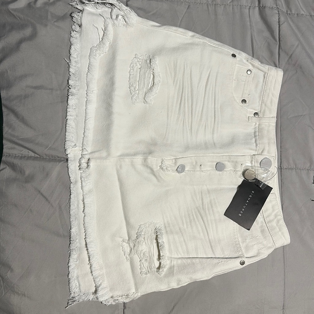 White denim skirt